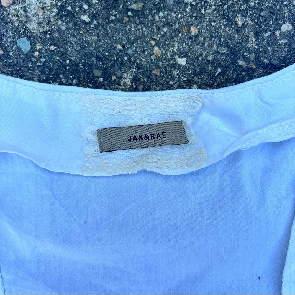 Keyhole button down top - Picture 2 of 8